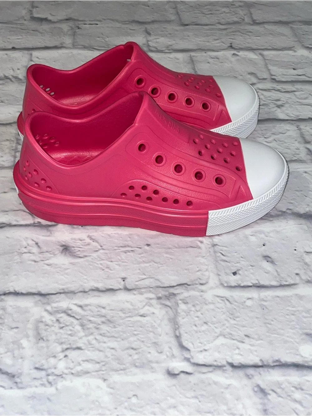Converse Chuck Taylor All Star Play Lite CX Chaos Fuchsia/Chaos Fuchsia. Size 4